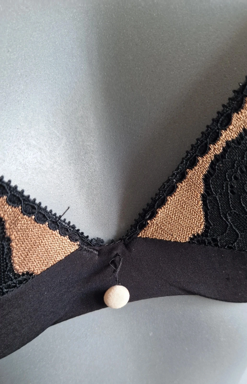 Pomm'Poire kanten beha zwart & nude 90C – Zeer weinig gedragen – photo 11
